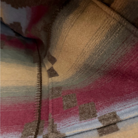 Geometric Patterned Coat - Picture 7 of 8